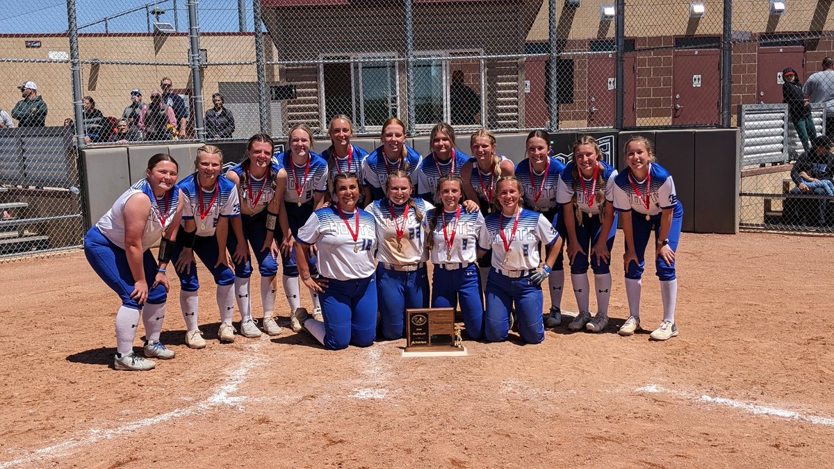 Congratulations to the Thunder Basin Bolts, 2024 Wyoming HS Softball State Champs. That's 3 in a row.
#statechamps #wyopreps 🥎🥇