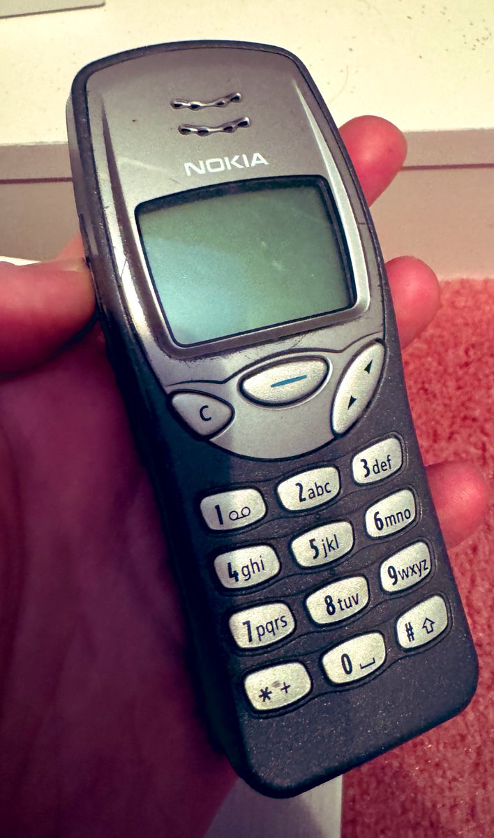Time to show your age, Twitter people… Is this a) the greatest mobile phone ever made b) an ancient brick