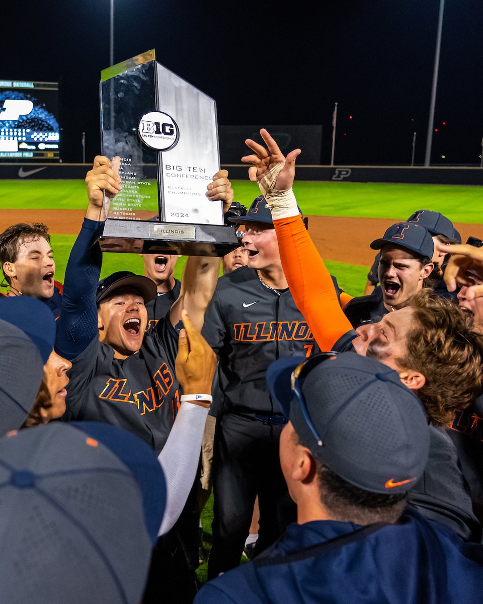 Alone at the top. The #Illini are officially outright Big Ten champs! #HTTO