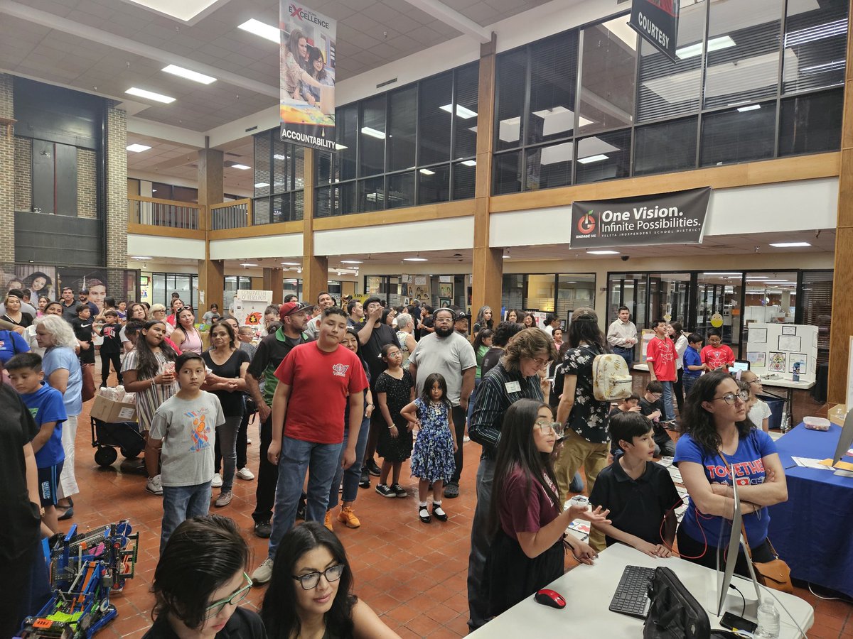 @PasodaleLibrary (@paseslibrary) on Twitter photo Our Mustangs proudly presented their Minecraft worlds at YISD Showcase <a href="/PK8Academics/">YISD PK-8 Academics</a> <a href="/PASESYISD/">Pasodale Mustangs</a> <a href="/YsletaISD/">Ysleta ISD</a> <a href="/YISDLibServices/">YISD Library Services</a> <a href="/YISDInnovLearn/">YISD Innovative Learning</a> Our Mustangs proudly presented their Minecraft worlds at YISD Showcase <a href="/PK8Academics/">YISD PK-8 Academics</a> <a href="/PASESYISD/">Pasodale Mustangs</a> <a href="/YsletaISD/">Ysleta ISD</a> <a href="/YISDLibServices/">YISD Library Services</a> <a href="/YISDInnovLearn/">YISD Innovative Learning</a>