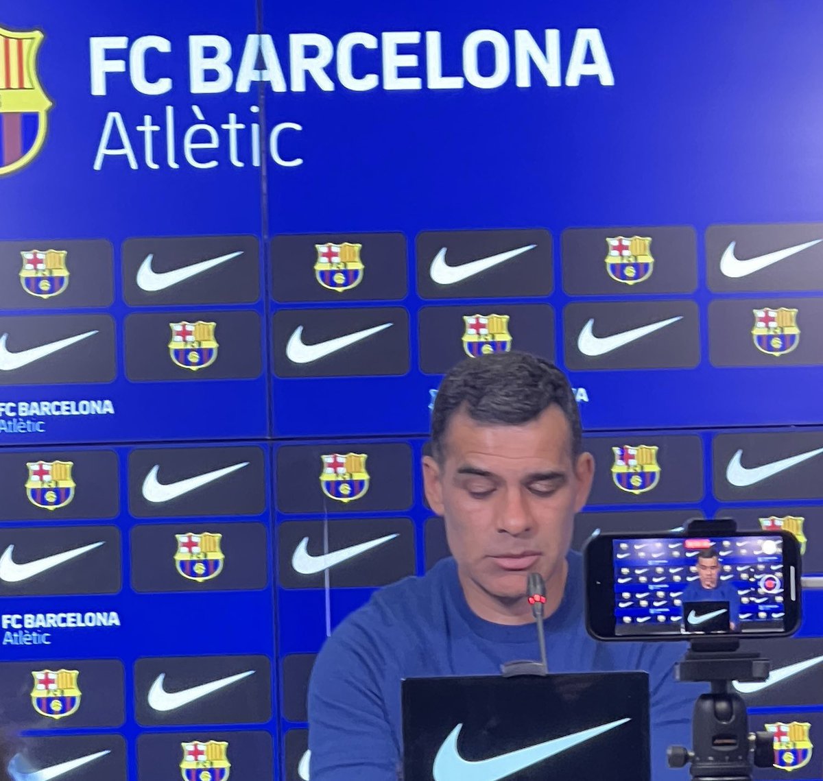 ماركيز:

لا اعرف أي شيء لا يتعلق ببرشلونة أتلتيك. أريد أن أقوم بأفضل ما يمكن مع الفريق الرديف

أنا أعزل نفسي قليلاً عما يحدث