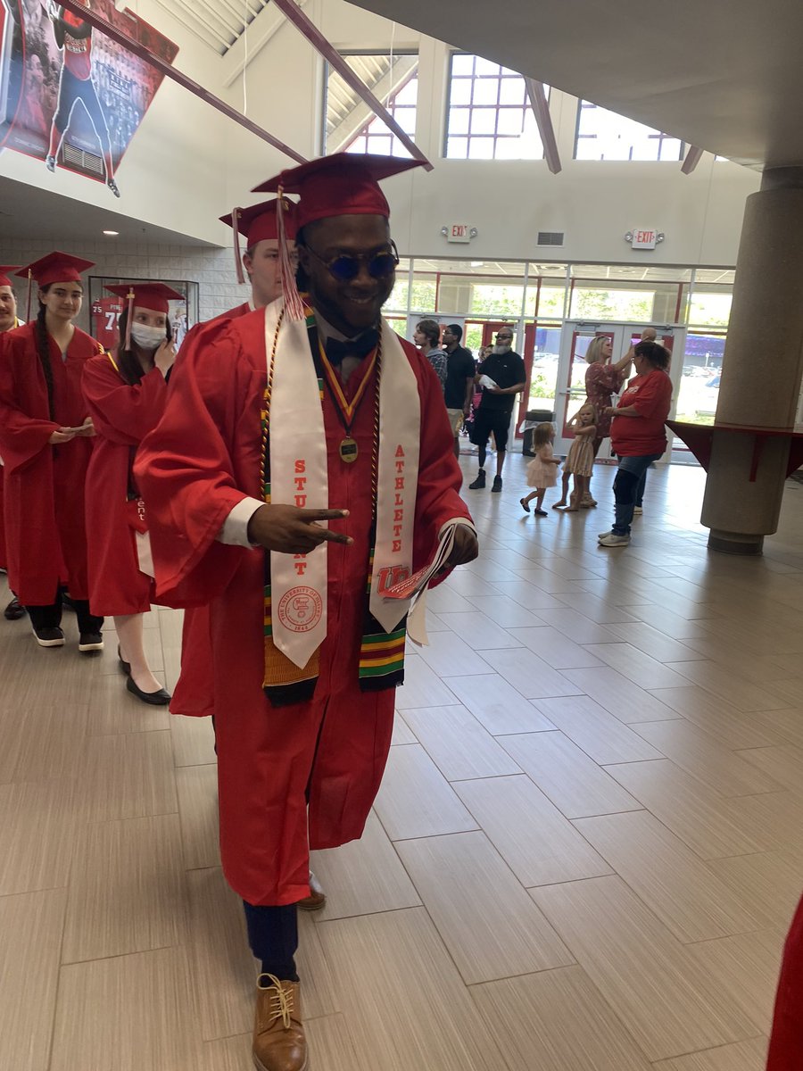 This is what it’s all about 🎓☄️🏈