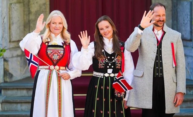 On Friday our #Norway Royal Family celebrated Constitution Day with children's parades with Crown Prince Haakon & Princess Mette-Marit - daughter Princess Ingrid Alexandra - attending at their Skaugum Estate in Asker later joining the King & Queen at the Royal Palace in Oslo.