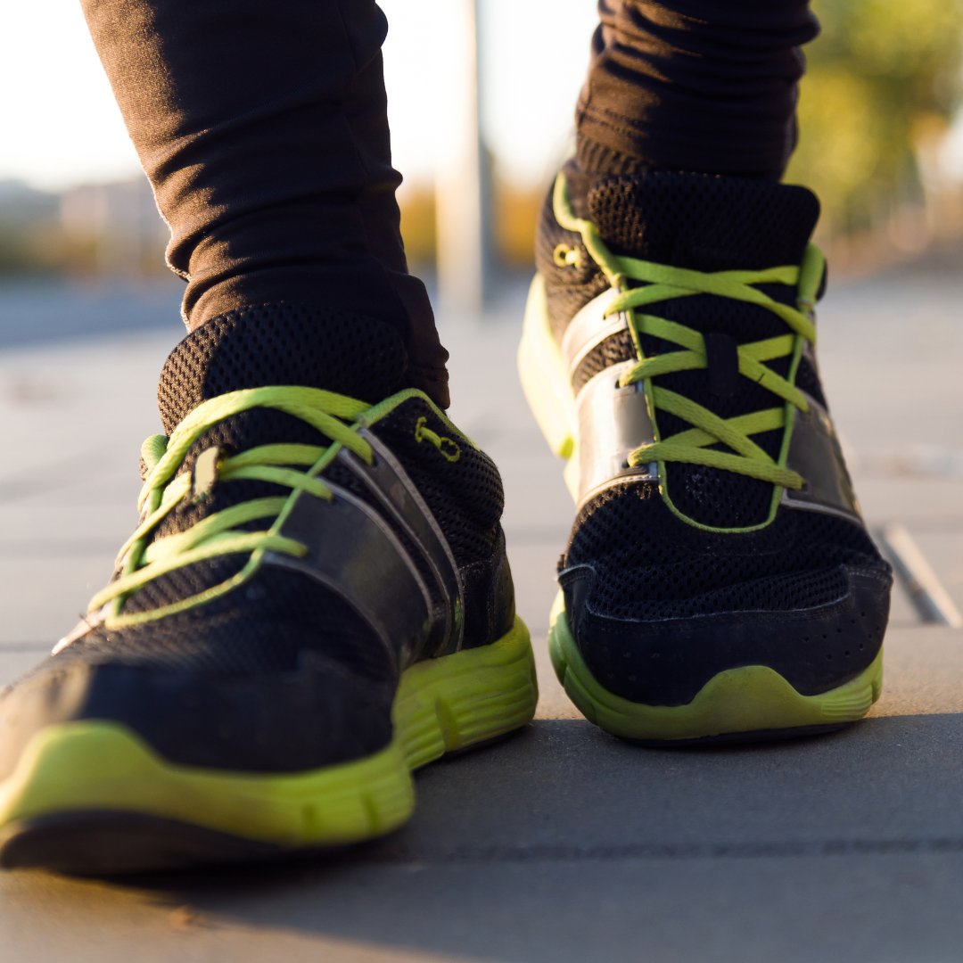 Did you know that the way you tie your shoelaces can have an impact on your comfort and running performance? Check out these 4 tying techniques that prevent foot pain: runottawa.ca/lace-up-4-tyin…