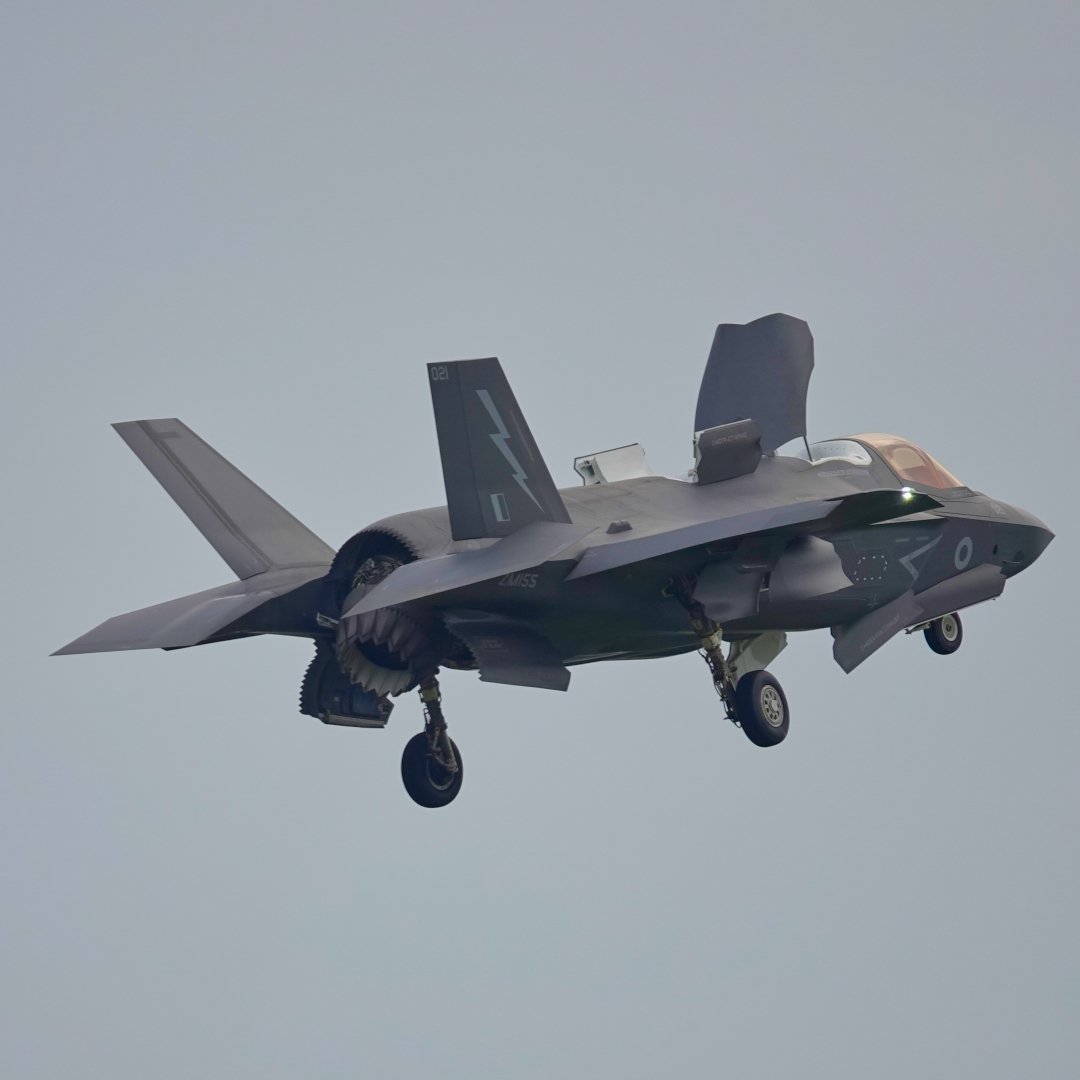 Michaelflying28's tweet photo. RAF Lockheed Martin F-35B Lightning II ZM155 at the 2023 RAF Cosford Air Show 11.6.23.
#rafcosford #rafcosfordairshow #cosfordairshow #raf #royalairforce #lockheedmartin #lockheedmartinf35 #lockheedf35 #f35 #f35lightningii #f35b #f35pilot #lightningii #f35lightning https://t.co/o7WUhwfdDL