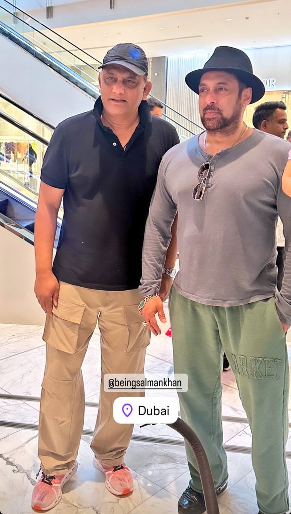 Latest:- MEGASTAR SALMAN KHAN ❤️ with indian cricketer Mohmmed Azharuddin at Dubai Mall today. @azharflicks @beingsalmankhan #SalmanKhan #Sikandar