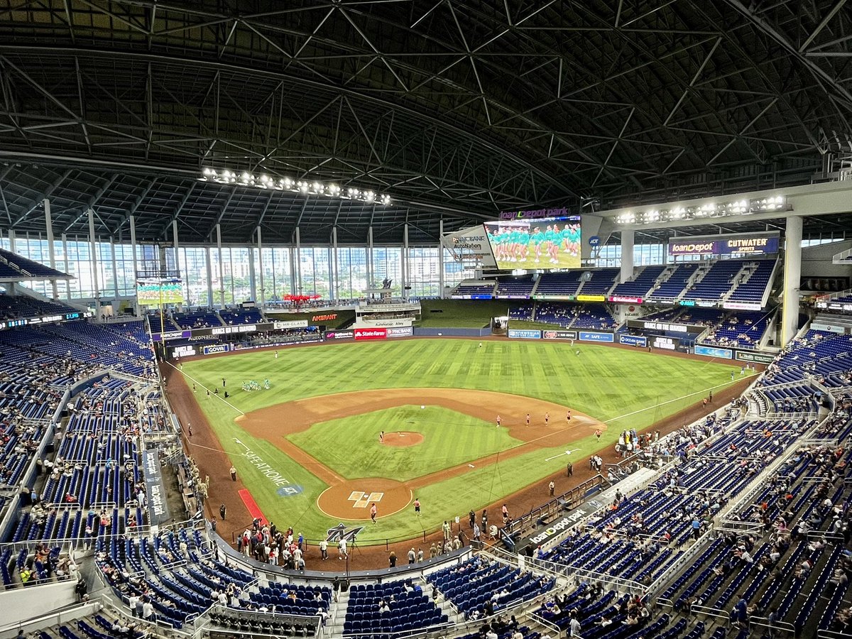 Here we go!

A dream come true. 

<a href="/Marlins/">Miami Marlins</a> and Mets on <a href="/MarlinsRadio/">Marlins Radio Network</a> with <a href="/Kyle_Sielaff/">Kyle Sielaff</a> and <a href="/SStrom_/">Stephen Strom</a> coming up at 4:10.

Give us a listen on MLB.tv, the MLB app and <a href="/FoxSports940/">Fox Sports 940 Miami</a>!