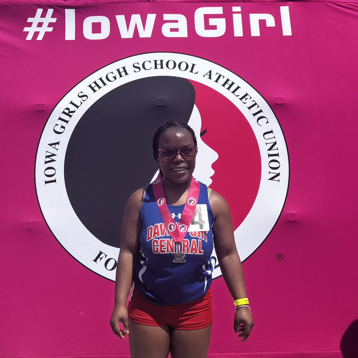 DC_TnF's tweet image. And again: Tay is the inaugural sliver medalist, this time in the @ighsau ambulatory Para 200 #state #track #trackandfield @bluedevilAD22 @bluedevilAD22