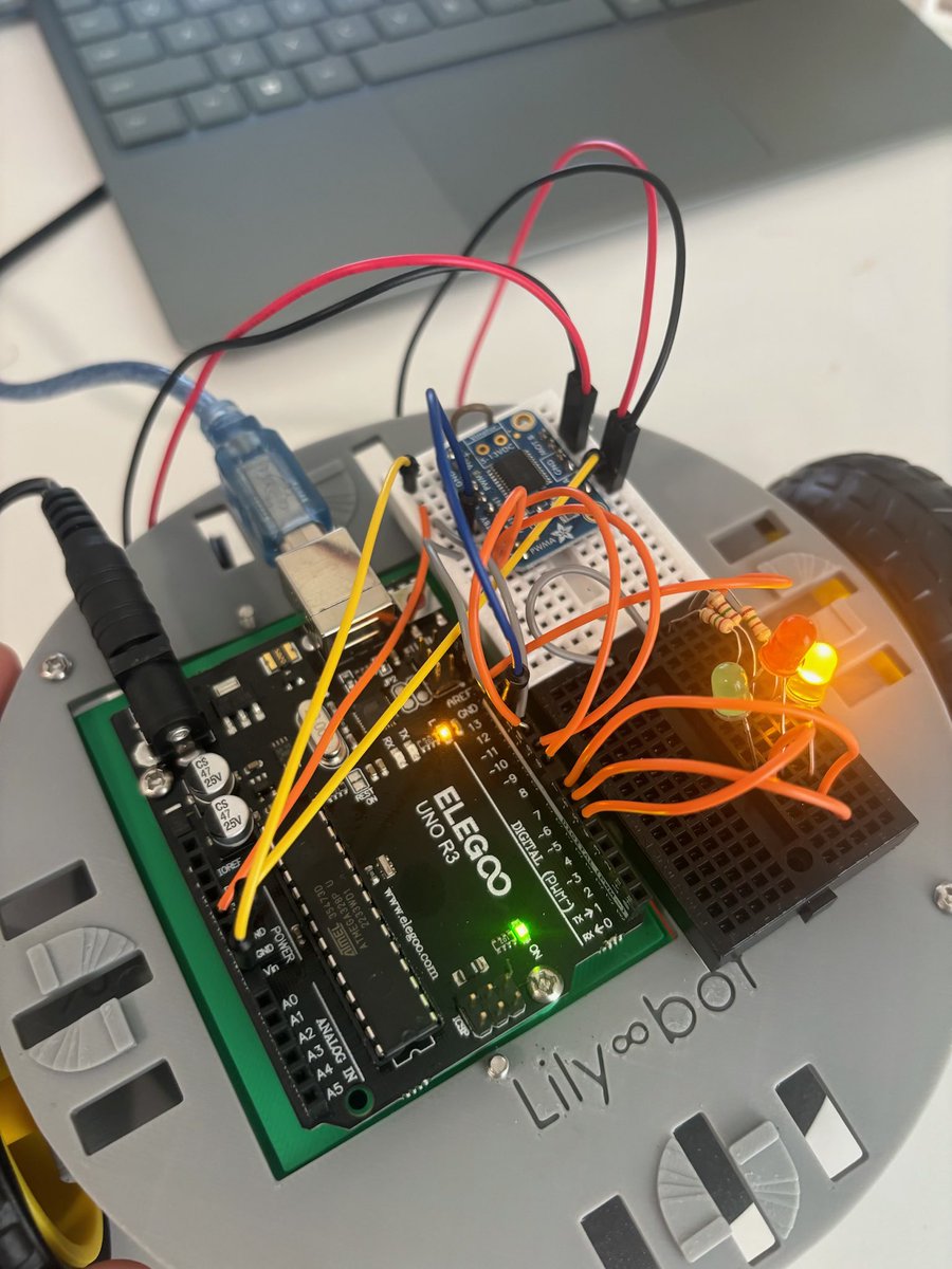 DrCABerry's tweet image. Thank you @ArwThereal for using my robot for today’s @blackinrobotics workshop. @oshwassociation #RoboticsForTheStreets NoireSTEMinist.com