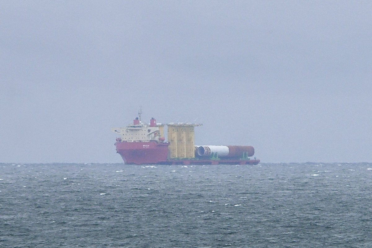 johnmorgan726's tweet image. More #DominionEnergy wind turbine parts, the #HeavyLiftCarrier #SunRise, IMO:9623219 en route to Portsmouth Marine Terminal (USPTM) Virginia, flying the flag of Korea 🇰🇷. #ShipsInPics