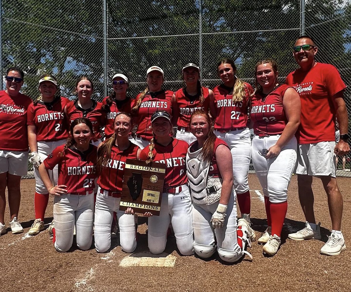 MitchNeally's tweet image. It's a great day to be a Hornet!!! Congratulations to both the Heyworth softball and baseball teams as they each won a @IHSA_IL Regional Championship today!!!
Softball won their third in a row and @HornetHardball1 back to back 🏆🏆
