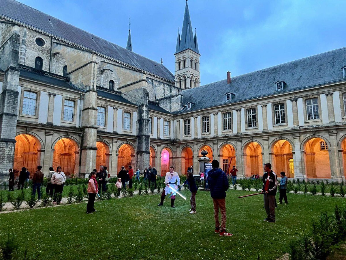 Une nocturne pas comme les autres ! Les #musées de #Reims ouvrent leurs portes toute la soirée pour la #NuitdesMusées. Une bonne occasion de (re)découvrir autrement le riche #patrimoine culturel et historique de la cité des sacres ! => Le programme : bit.ly/3WM5OkQ