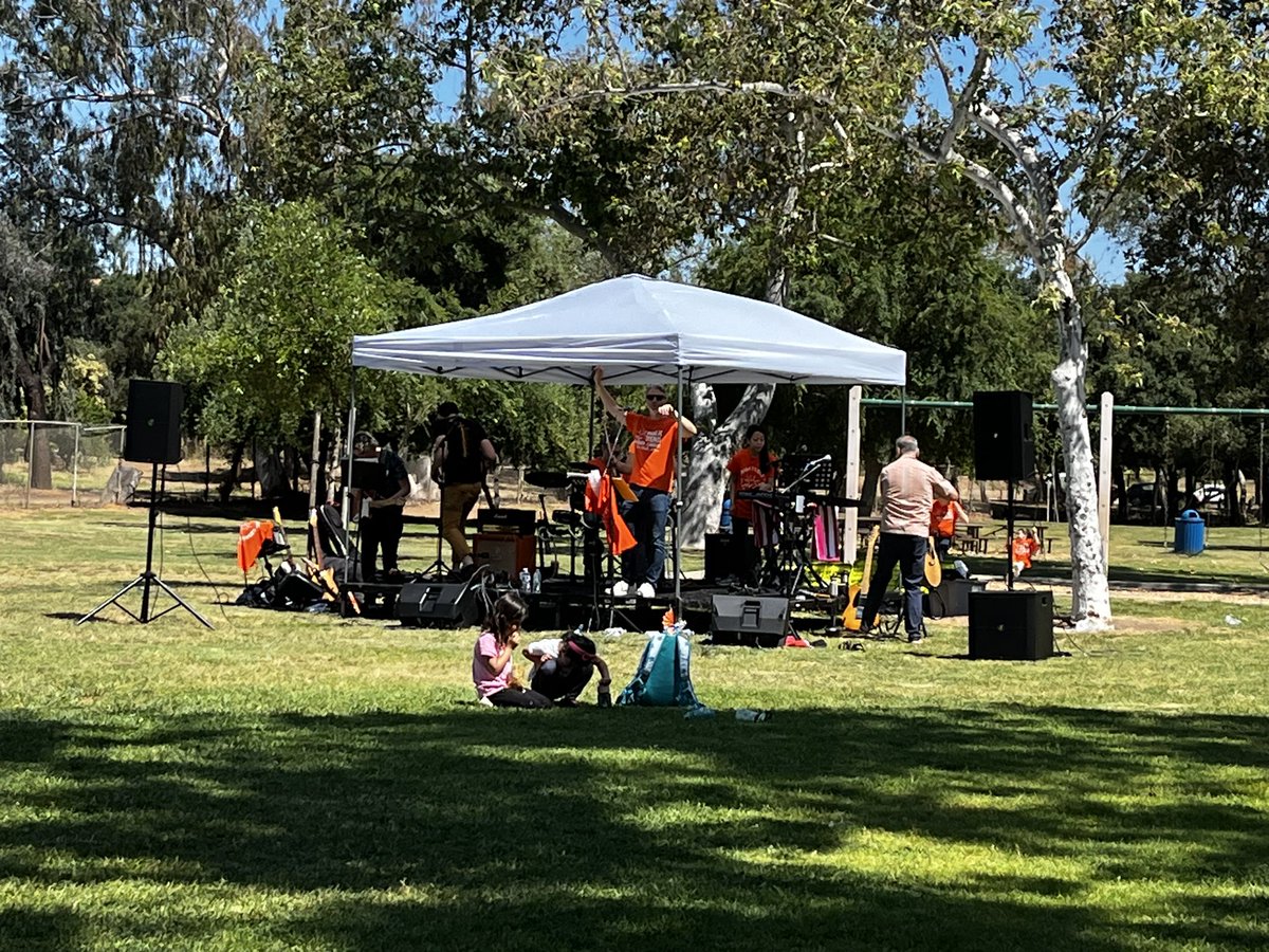 No one walks alone. To our patients and their families always. we will strive to do better and for the day we no longer need to have these walks! @AdityaBagrodia @DrTylerStewart #BCAN @AmirSalmasi @UCSD_Urology #brentrose Awesome performance jamming out with the @The_AEs_ROCK