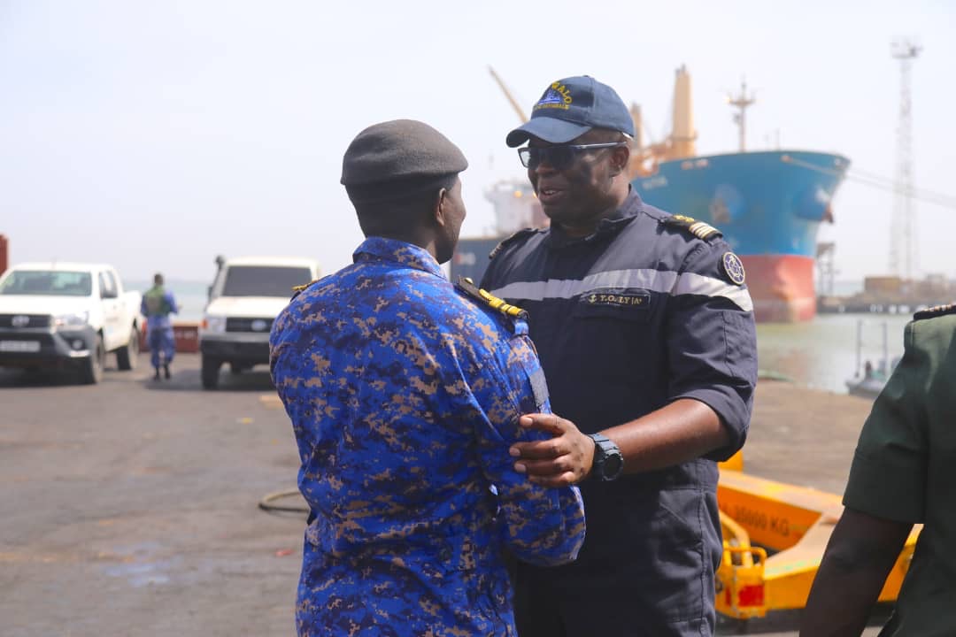 Le PHM WALO vient d’accoster au port de Banjul pour une escale dans le cadre de la corvette de l’EMAN. 
Il a été accueilli par des autorités militaires gambiennes et l’Attaché de défense et de sécurité, près l’Ambassade du Sénégal en Gambie.