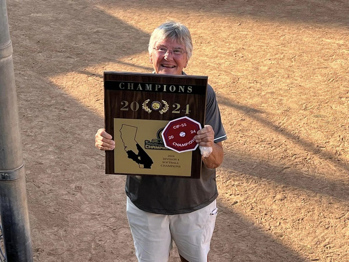 Also from last night in Irvine, state's third all-time winningest softball coach Margaret Neill (and No. 1 for active coaches) captured her third CIFSS title for Paraclete of Lancaster. @HaroldAbend @AVP_Sports @athparaclete calhisports.com/2024/05/18/pac…