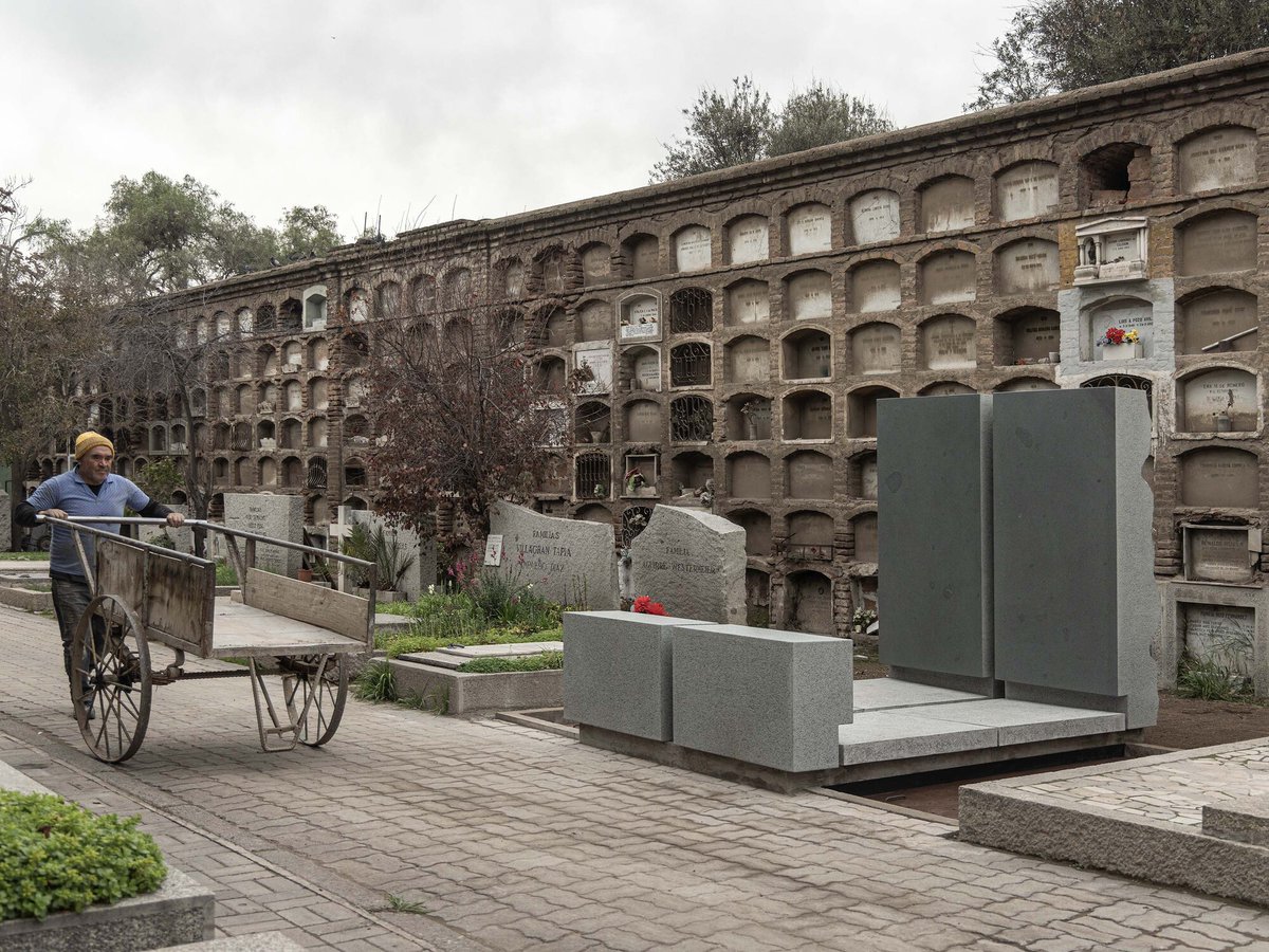 archiplain's tweet image. #ReligiousArchitecture #Burial Mausoleum for Two / Cristian Yazigi dlvr.it/T74VMj