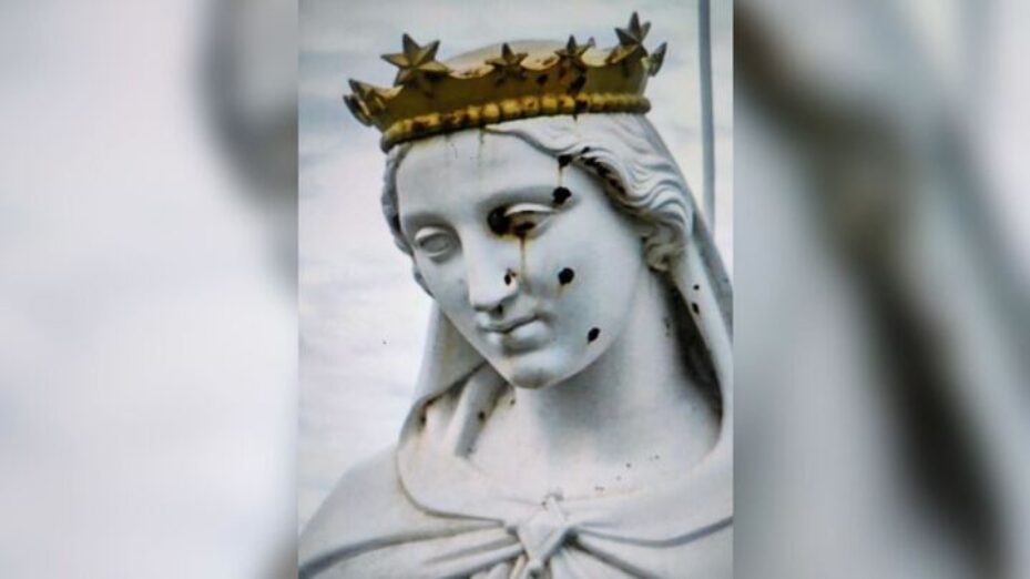 Imaginez qu'on tire à balle réélle sur une mosquée ? Non, c'est sur une statue de la vierge à #Alès que des invididus ont tiré. Quel média pour en parler ?