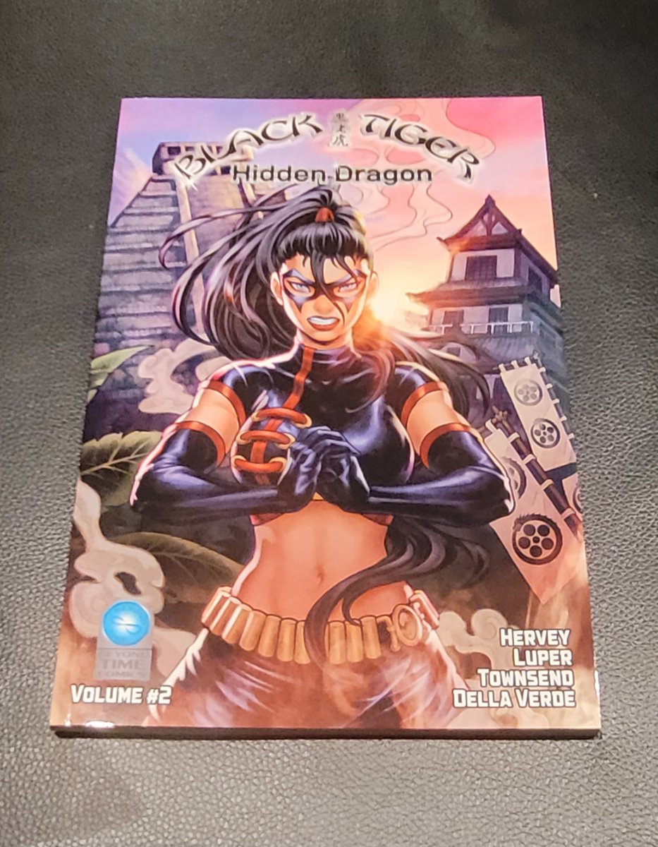 The @RenieDraws cover for BLACK TIGER: HIDDEN DRAGON Vol 2 has arrived! Indiegogo fulfillment begins now! For Kickstarter backers you have only 13 days left to get this beauty and the volumes leading up to it - LEGACY OF FURY & HIDDEN DRAGON Vol 1! kickstarter.com/projects/black…