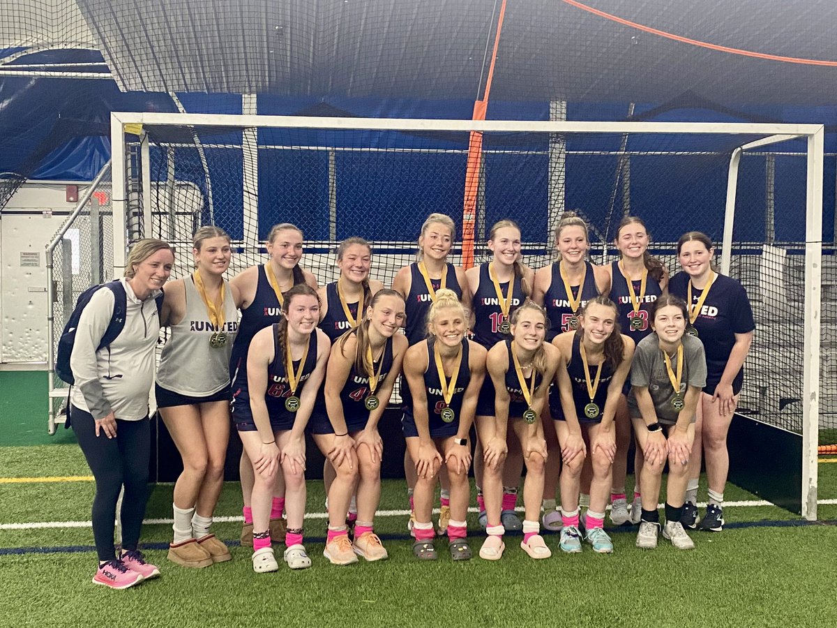 Great to see our Seniors compete today <a href="/sierramargut/">Sierra Margut</a> <a href="/dschroll17/">Danielle</a> @Ana_m_14_  <a href="/reesearnold28/">reese</a> <a href="/CCHSFalcons/">Cedar Crest Athletics</a> 🏑🏆