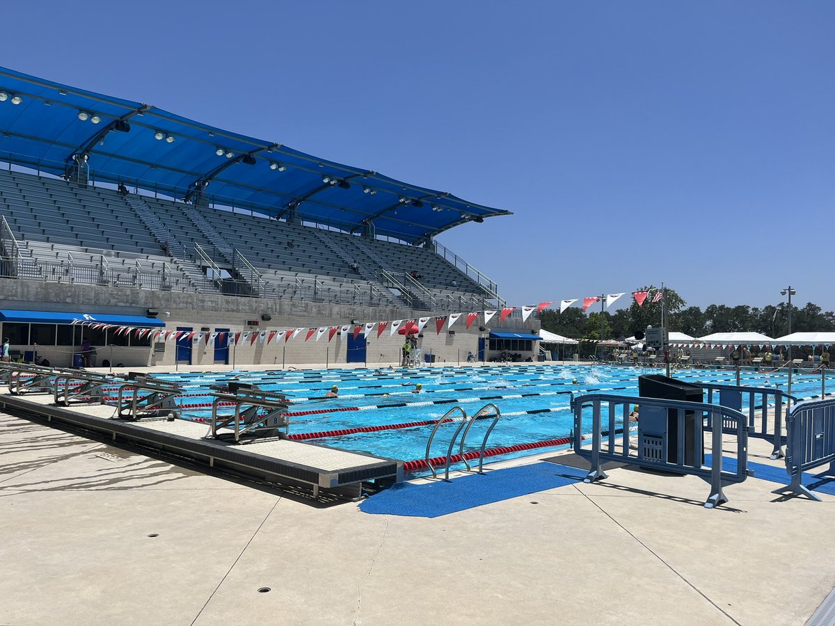 FBSwimming tweet media