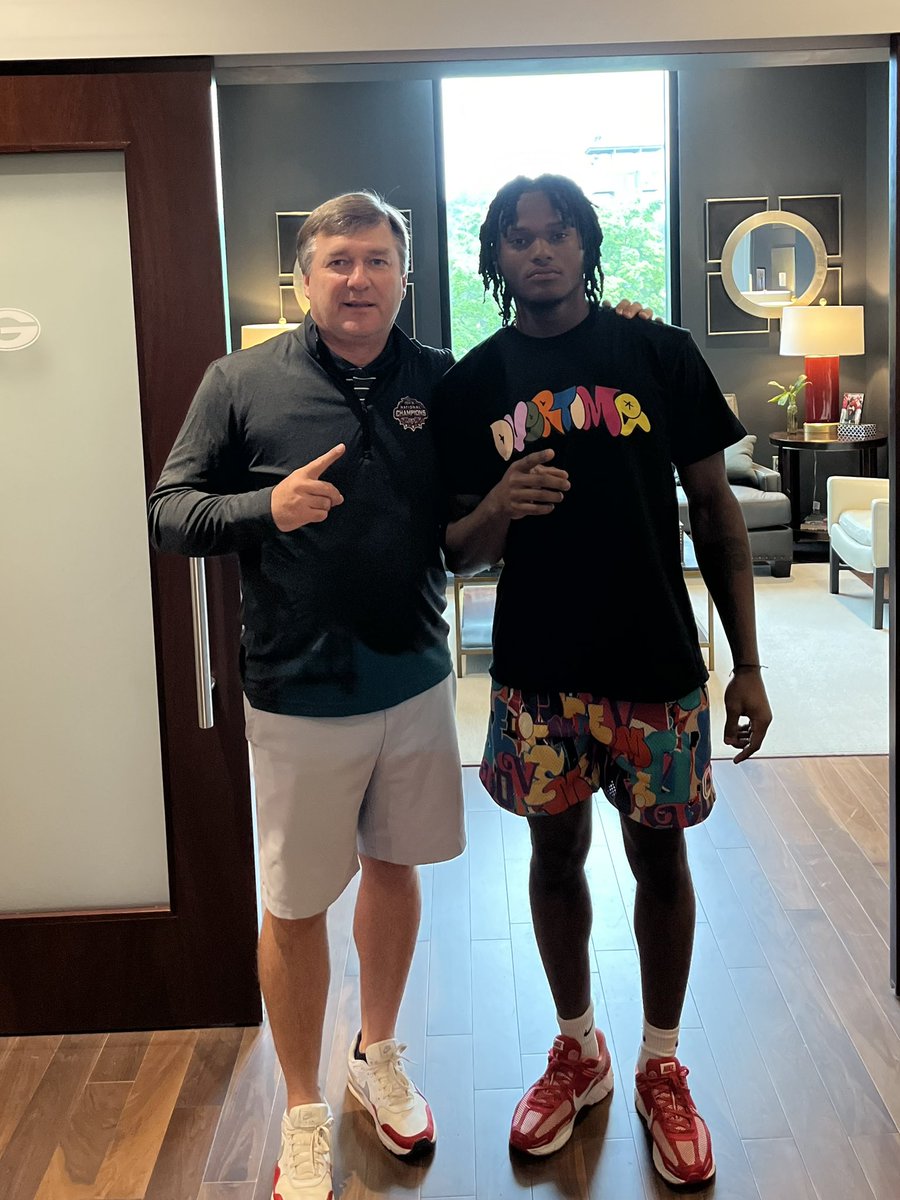 5-star safety Trey McNutt on his visit to Georgia this weekend🐶 McNutt told On3's @SWiltfong_ that he'll be back to Athens for another visit👀 Read: on3.com/college/georgi…
