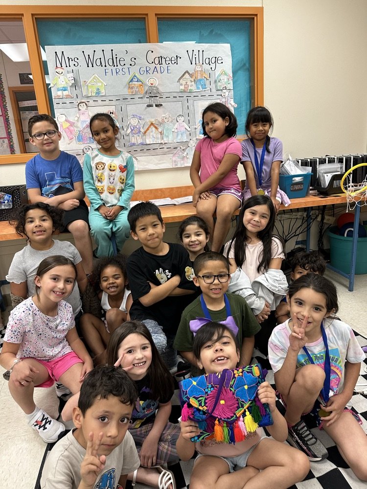 swisd_mce's tweet photo. 1st grade students in Ms. Waldie's class spent the week researching careers and creating a "Career Village"! What a fun and engaging project! #RootEDMCE #GoPublic  #DestinationSWISD #MiFamiliaMCE https://t.co/sP4Klc7wa4