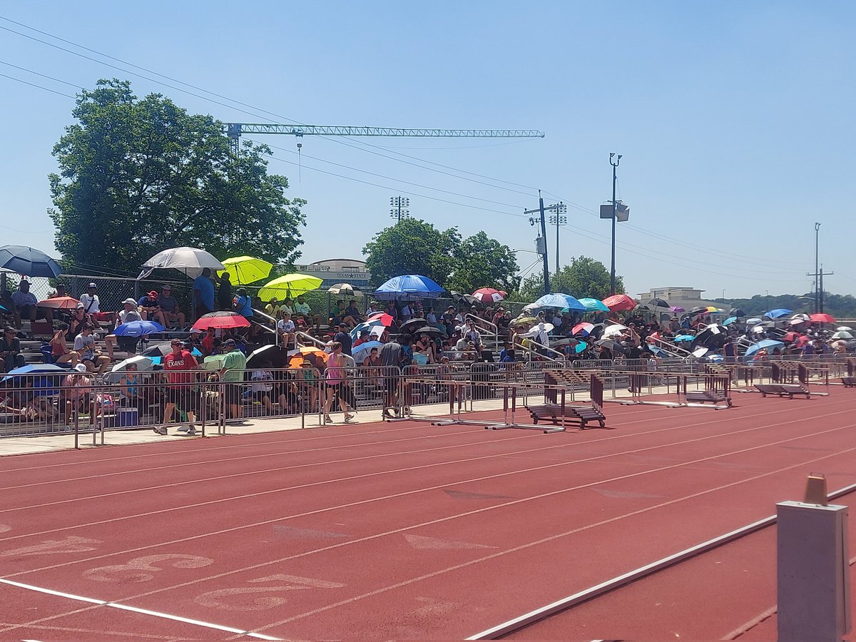 Thank you to all the Coaches and Spectators who watched a great meet in 'feels-like' 99 degrees! @AngryHalfMiler @TexasTrackDad @TXMileSplit @gregwilliams_1 @coach_dolce @jrichardsNORTH @JUMPSmartTexas @jlelites @HURcoachdabb