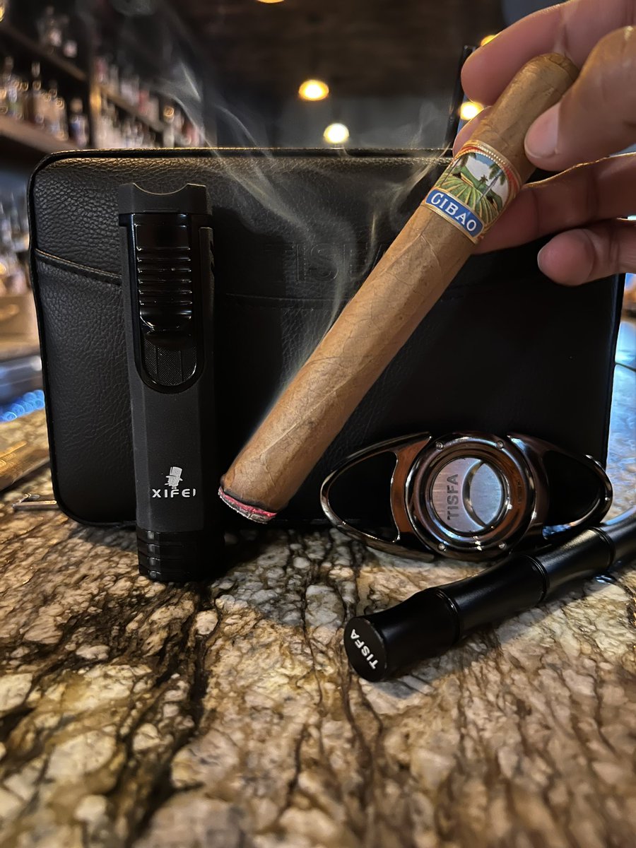 I hope your evening is fairing well. Having a Cibao by José Blanco. @xifeicigartools #CibaoCigars #XifeiCigarTools #CigarLifestyle #CigarCulture #CigarSociety #CigarOfTheDay #SmokeClassy #BOTL #SOTL #CigarEnvy #PSSITA #CigarsWithClass #CigarNation #CigarFriends #CigarExperience