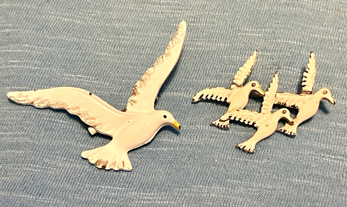 Midcentury White Enamel #Seagull Bird Brooch Lot of 2 #Seagulls #EnamelPins FREE SHIP #birdlovers #birds #midcenturyjewelry #vintagejewelry #brooches #brooch #birdjewelry #vintage50s #MCM #collectibles ebay.com/itm/2668188851… #eBay via @eBay