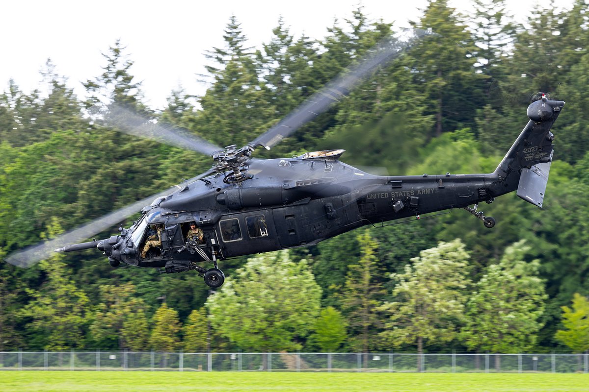 160th SOAR MH-60M heading back to Fort Lewis from Hillsboro this afternoon