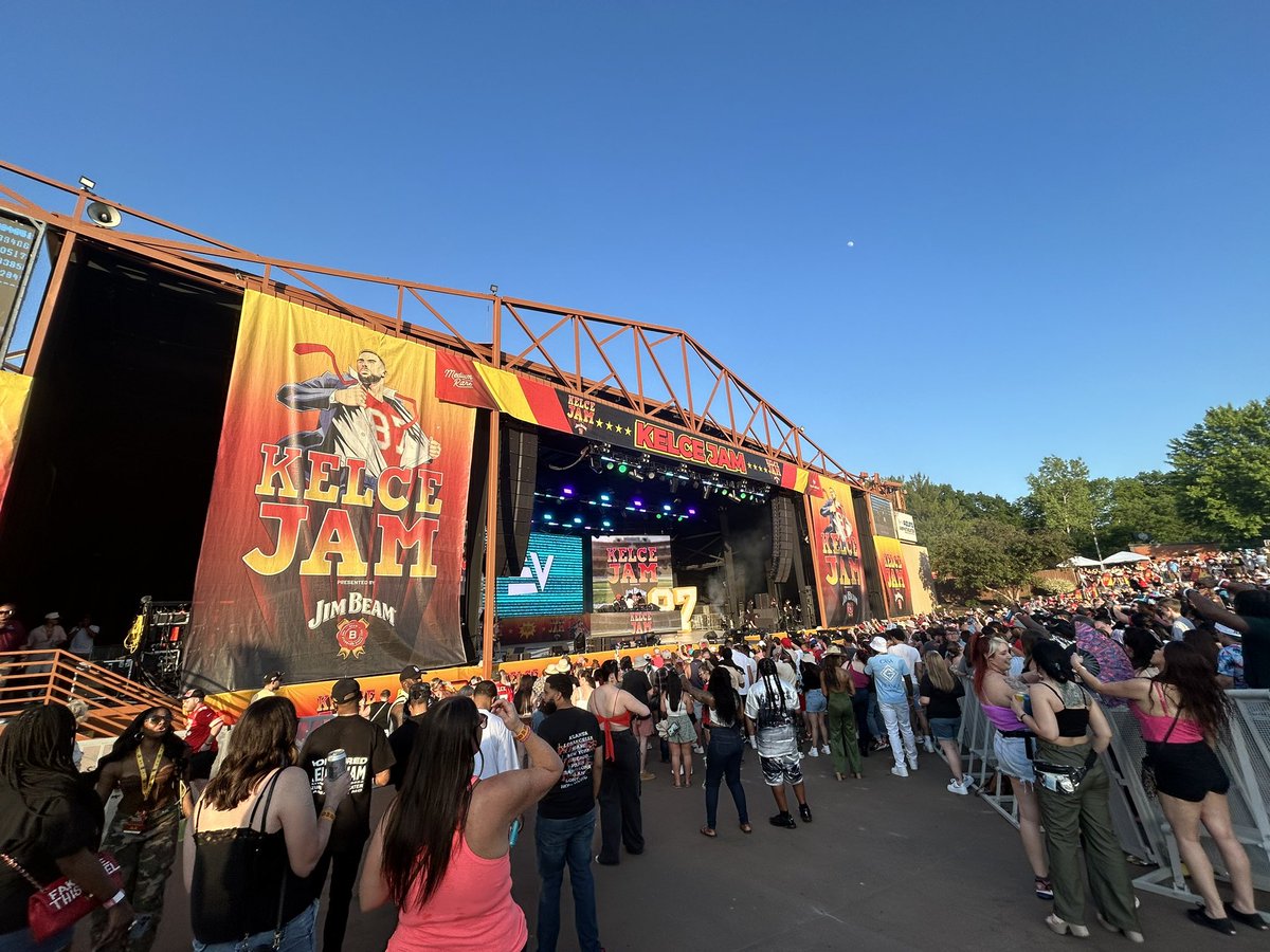 McKenzie tweet media