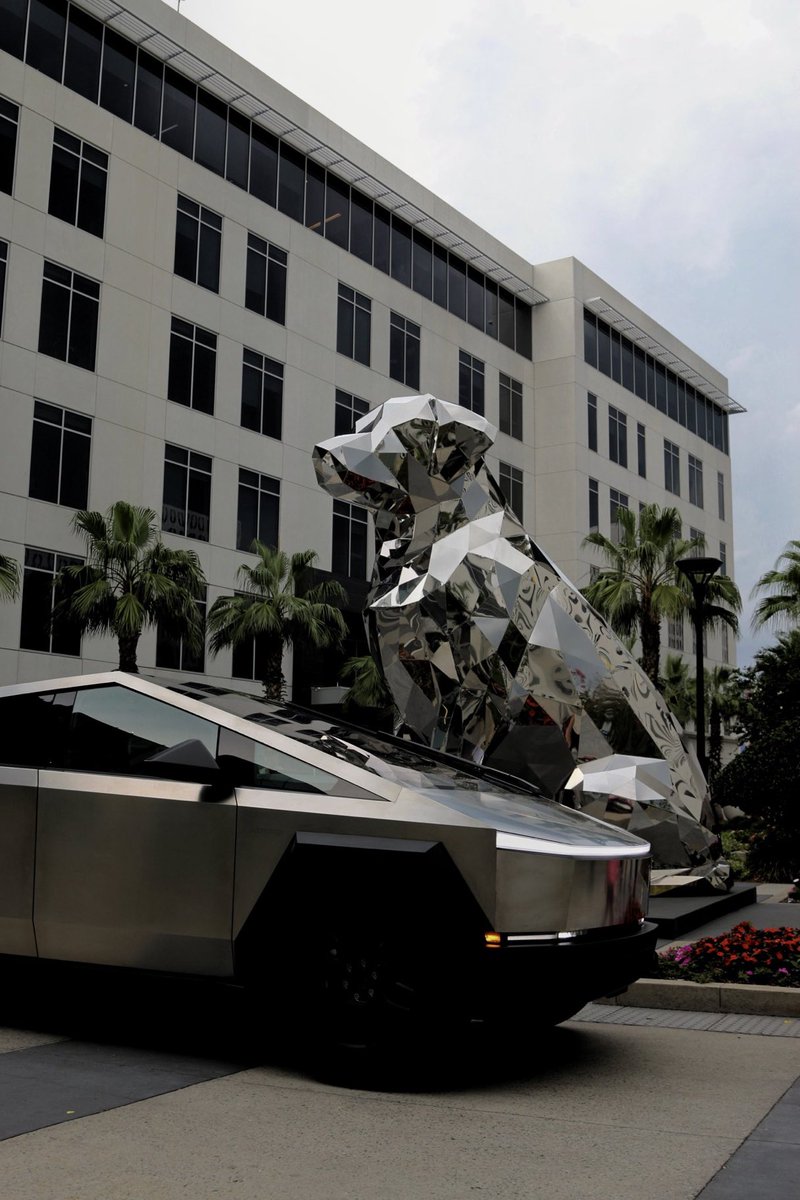 Shiba Inu Statue at Tesla with cybertruck ? 👀
It doesn't look like a frog for sure
It's a DOG .. like our #SHIB .. 
#XPAYMENT ?