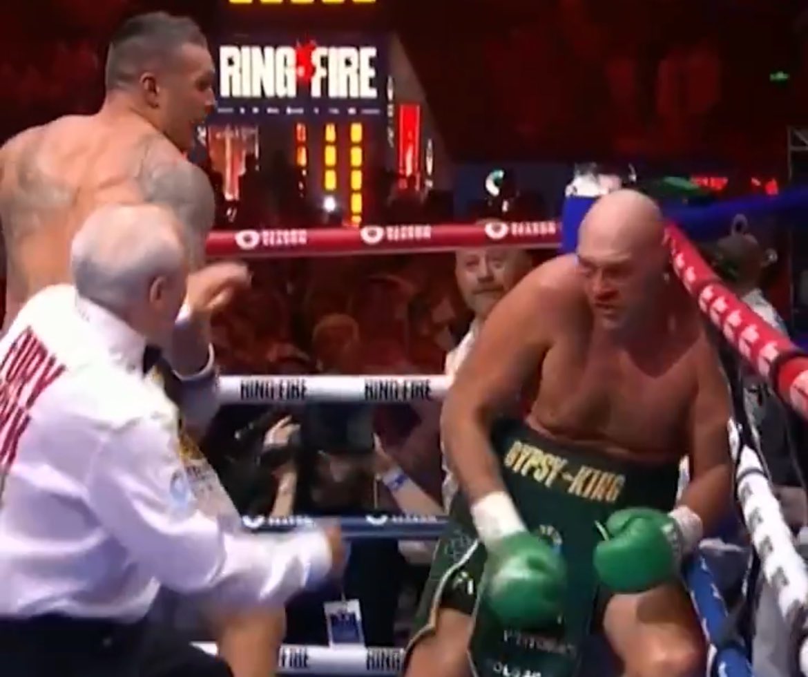 Wow… Both made adjustments. Usyk just dug deeper. Instant classic🙏 

Here’s my #FuryUsyk breakdown: 
youtu.be/uokP2IRzRg4