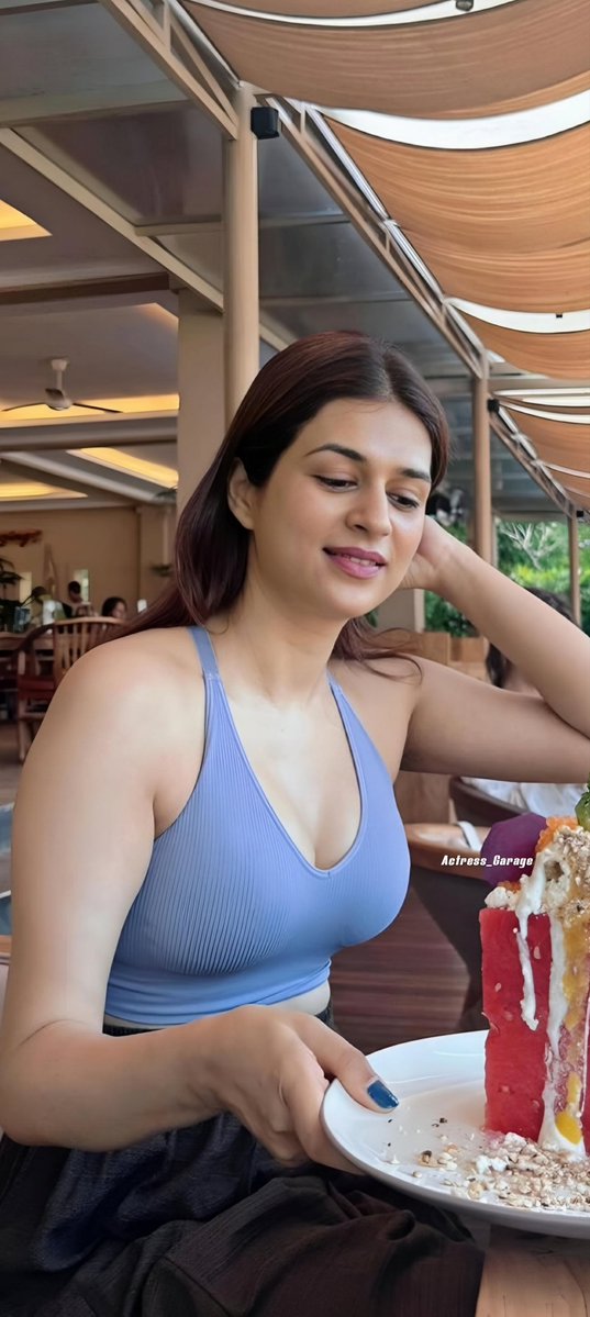 Shraddha Das 🥵🔥