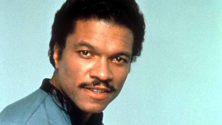 William Marshall is really good in this film. (Great voice). But I think Billy Dee Williams would have done well in the role. #Svengoolie