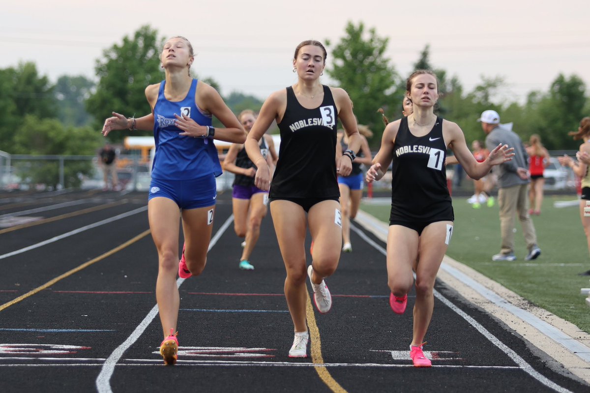 There were several great performances from Girls Sectionals this past week. Find the top 100 performers and relays across all 32 sectionals here: in.milesplit.com/articles/34809… Photo by Mike Kepner