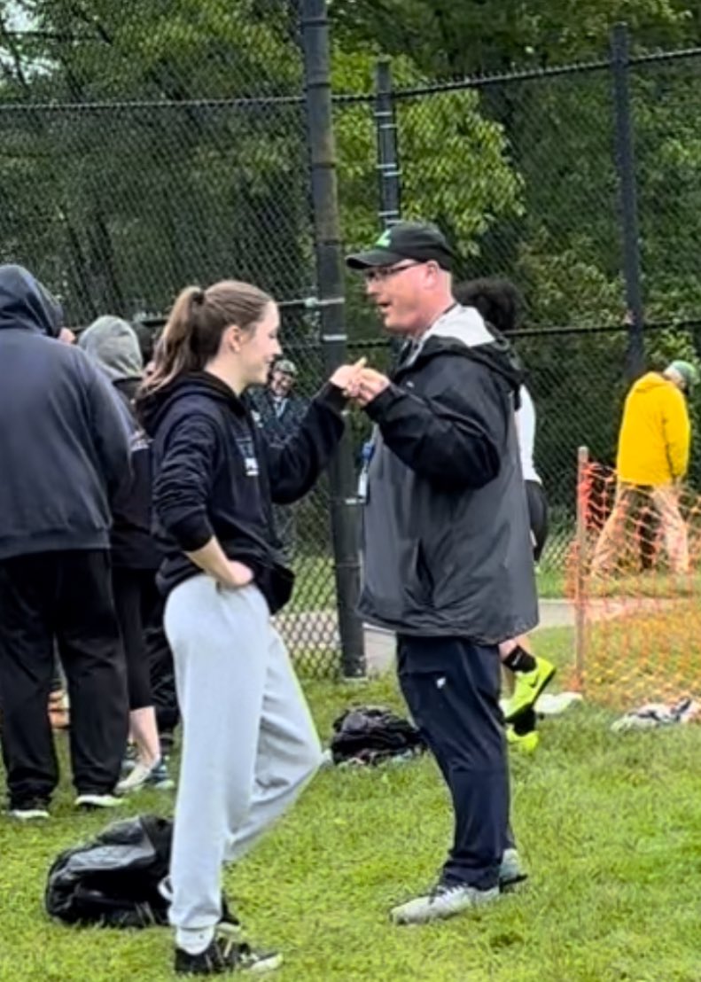 FHS Throwers tweet media