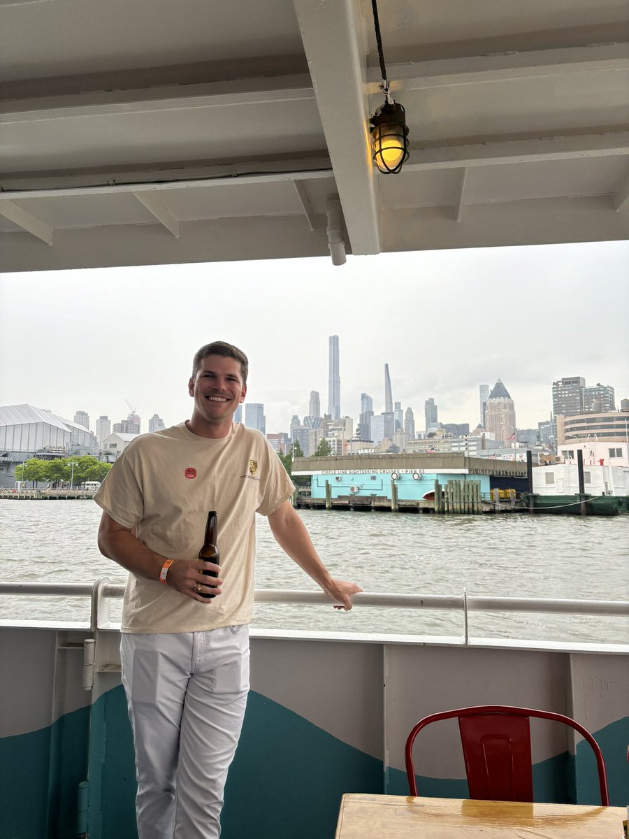 Alex Graham tweet media