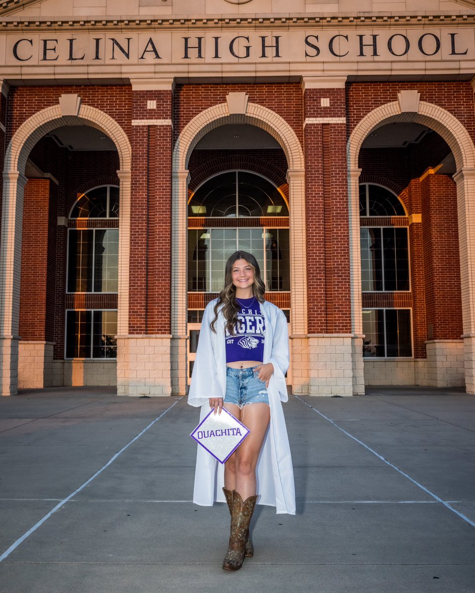Today is the day🧡 very bittersweet .. it has been an amazing year and I am forever grateful for my years at CHS🧡🧡<a href="/CelinaSoccer/">Celina Lady Bobcats Soccer</a> <a href="/MWelchSLM/">Matt Welch</a> <a href="/Gosset41/">Brian Gosset</a> @FCDwomen <a href="/50_50Pod/">The 50/50 Podcast ⚽️🎙</a> <a href="/LethalSoccer/">Coach Duque</a>