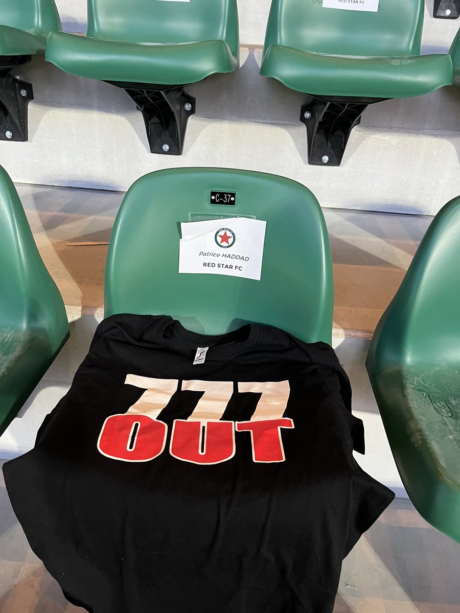 RomainPeak's tweet photo. Un seul mot d’ordre, dégagez #777OUT https://t.co/KLXoofDdyI