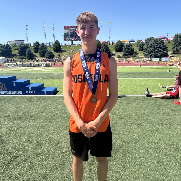 Congrats to Kelby Neujahr on placing 7th in the Class D State Pole Vault!