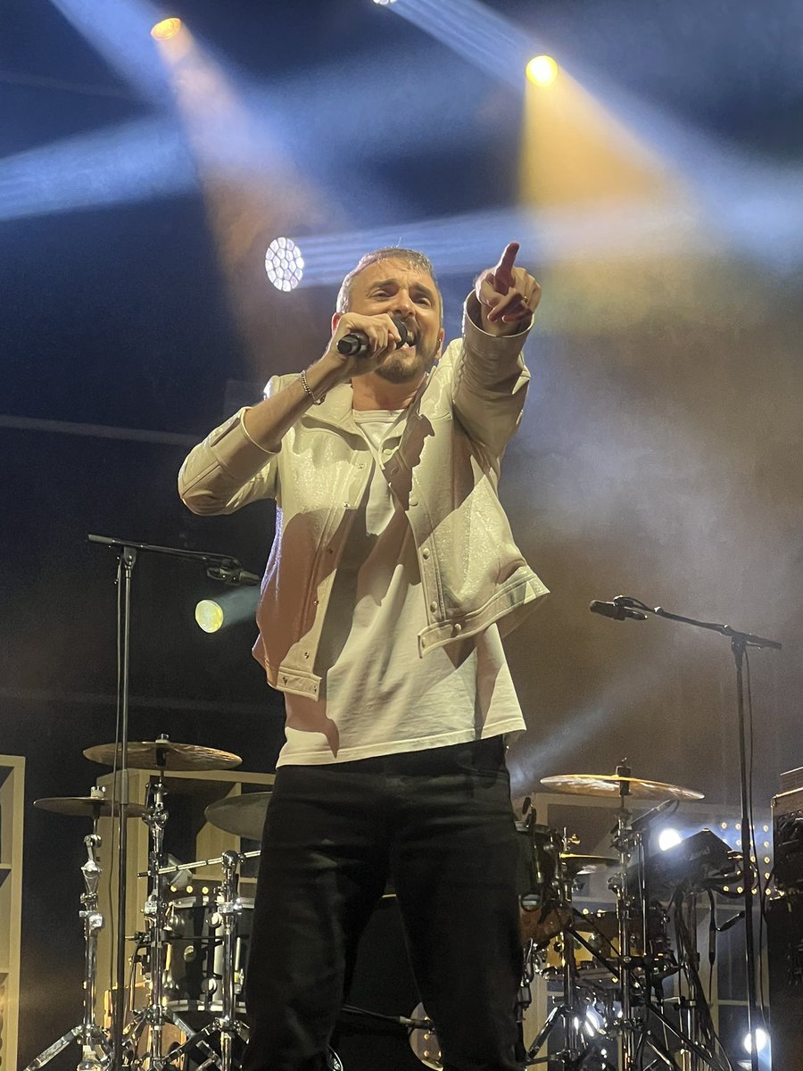 Tu as mis le feu 🔥 🔥ce soir @cwillem à Tournai !!! Merci pour cette déferlante d’énergie positive, ce soir LaVie Est vraiment Belle ❤️🎶🙏 #tournaienfête #festival #music