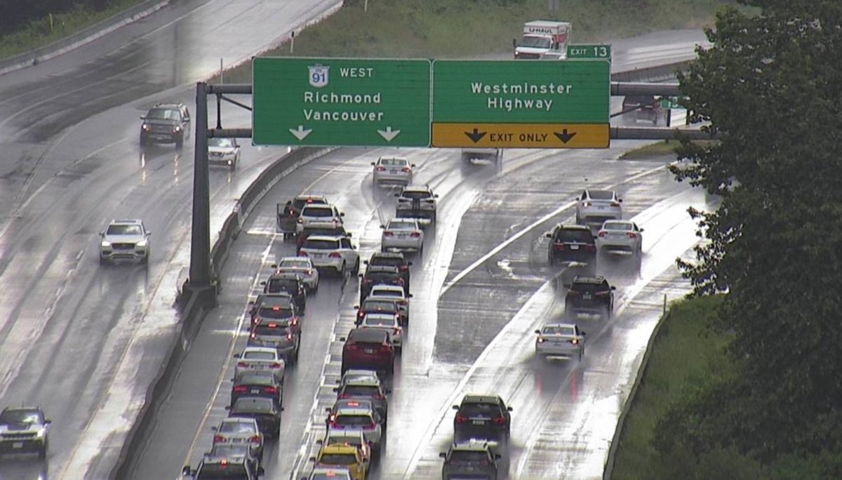 ⚠️#BCHwy91 Westbound vehicle incident has the left lane blocked before Westminster Hwy. #EastWestConnector #RichmondBC