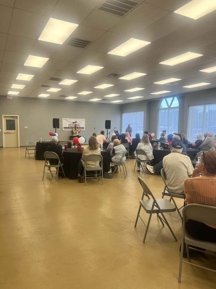 crystal_quade's tweet photo. I had a great time today in Neosho talking to the Newton County Democrats!

Between restoring access to abortion, passing paid sick leave, and electing leaders who will put working families first, they know what’s at stake in 2024 and they’re ready to take back our state. https://t.co/BCw15Tngbl