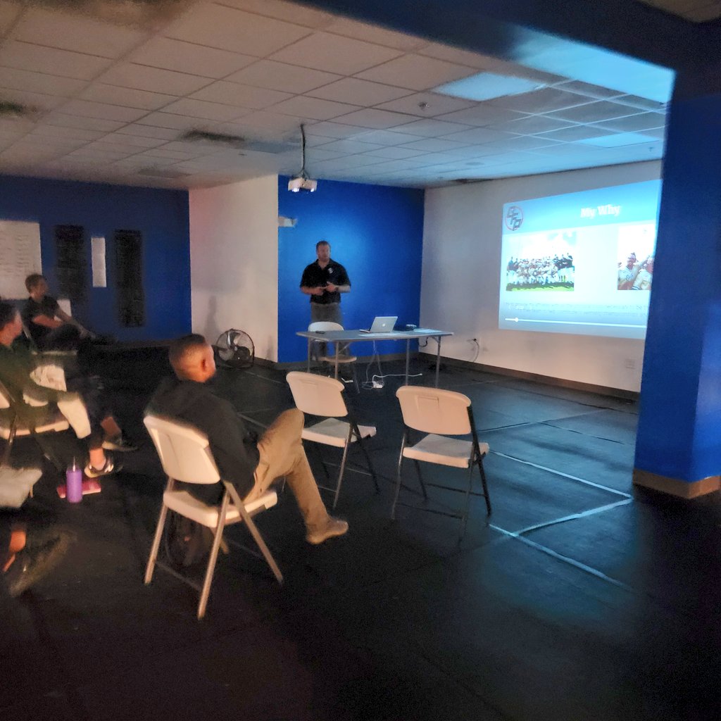 Finishing up the day we have Chase Kyriacou <a href="/Chase19K/">Chase Kyriacou MS, CSCS</a> from Beach Fitness &amp; Performance.

"Developing Speed, Strength, and Power in Athletes"