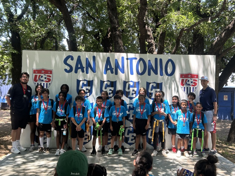 swisd_mce's tweet photo. Medio Creek iPlay football team earned 2nd place in the city today! They completed against Judson ISD and Sun Valley! Well done, Medio Creek Gators! Even Dr. Ball was there to give the kids a peptalk! #RootEDMCE #GoPublic  #DestinationSWISD #MiFamiliaMCE https://t.co/h4wAOM8xvP