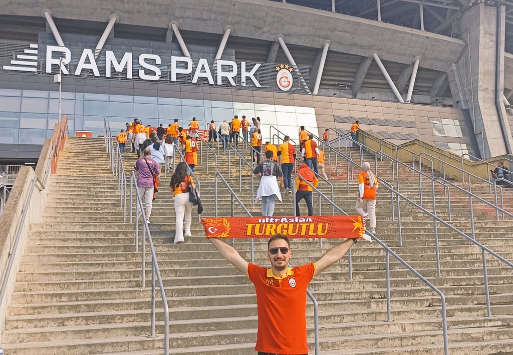 #BugünGünlerdenGALATASARAY