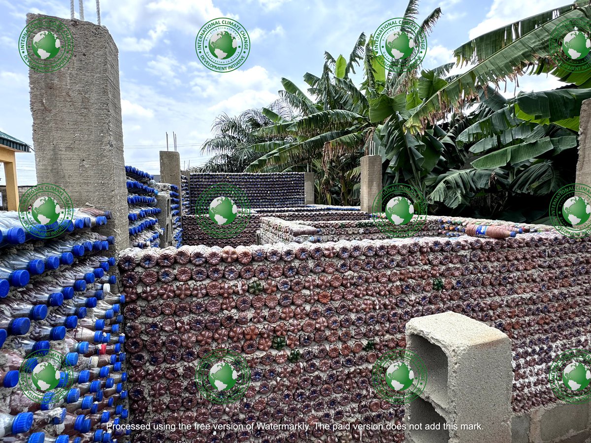 ClimateWed's tweet image. We are excited to announce that our #BottleToiletProject 🚽is making significant progress.

If you are located in Lagos or nearby areas, we invite you to participate in our mission of mobilizing 1 million plastic bottles to construct toilets🚽 for women and girls in various