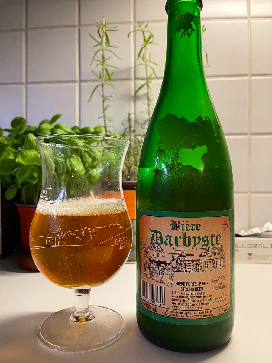 #CraftBeer #BeerLover #Beer #BeerByPhilippe
Another one hitherto unknown!
Strong Blond Ale, Darbyste by Br. de Blaugies, 5,8%ABV
Refreshing, fruity, light malt, pronounced wheat taste, good hop bitterness, mellowness from the fig juice, length.
A great discovery.
9,10 WBA