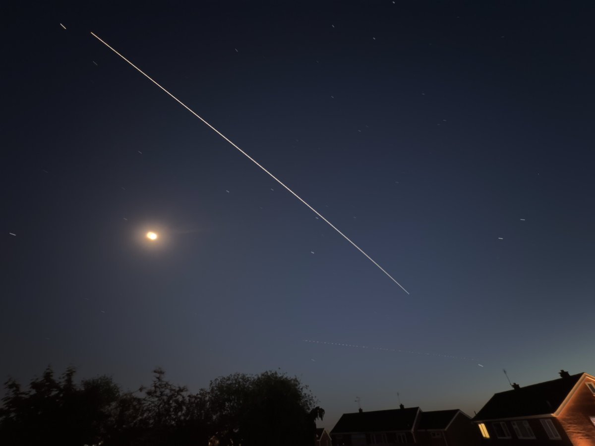 @VirtualAstro used the 13mm lens to capture the #ISS pass tonight